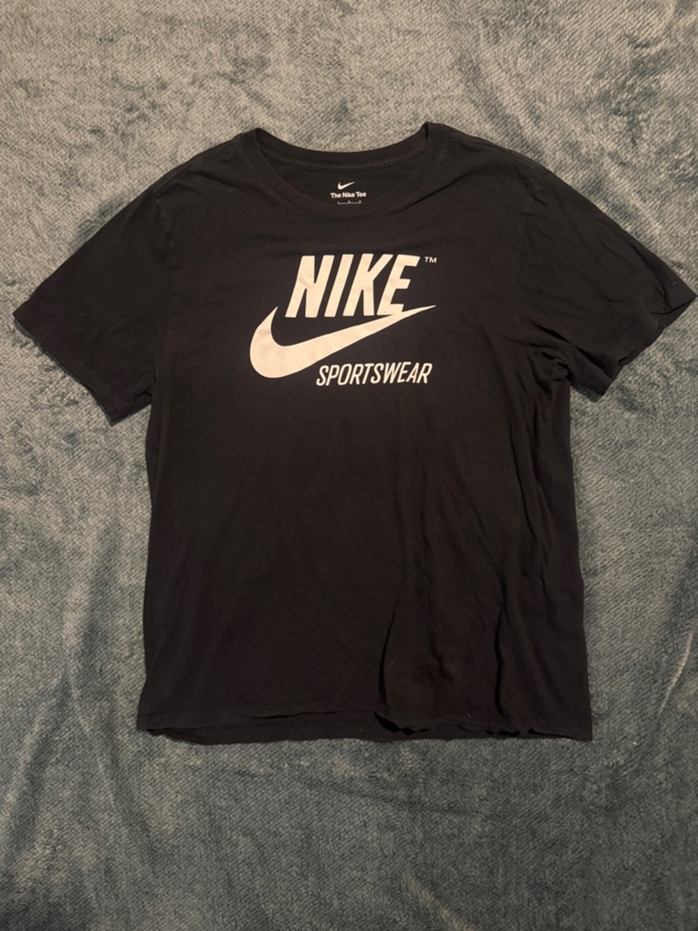 Vintage Black Nike Men's Size Large Swoosh Logo T-Shirt